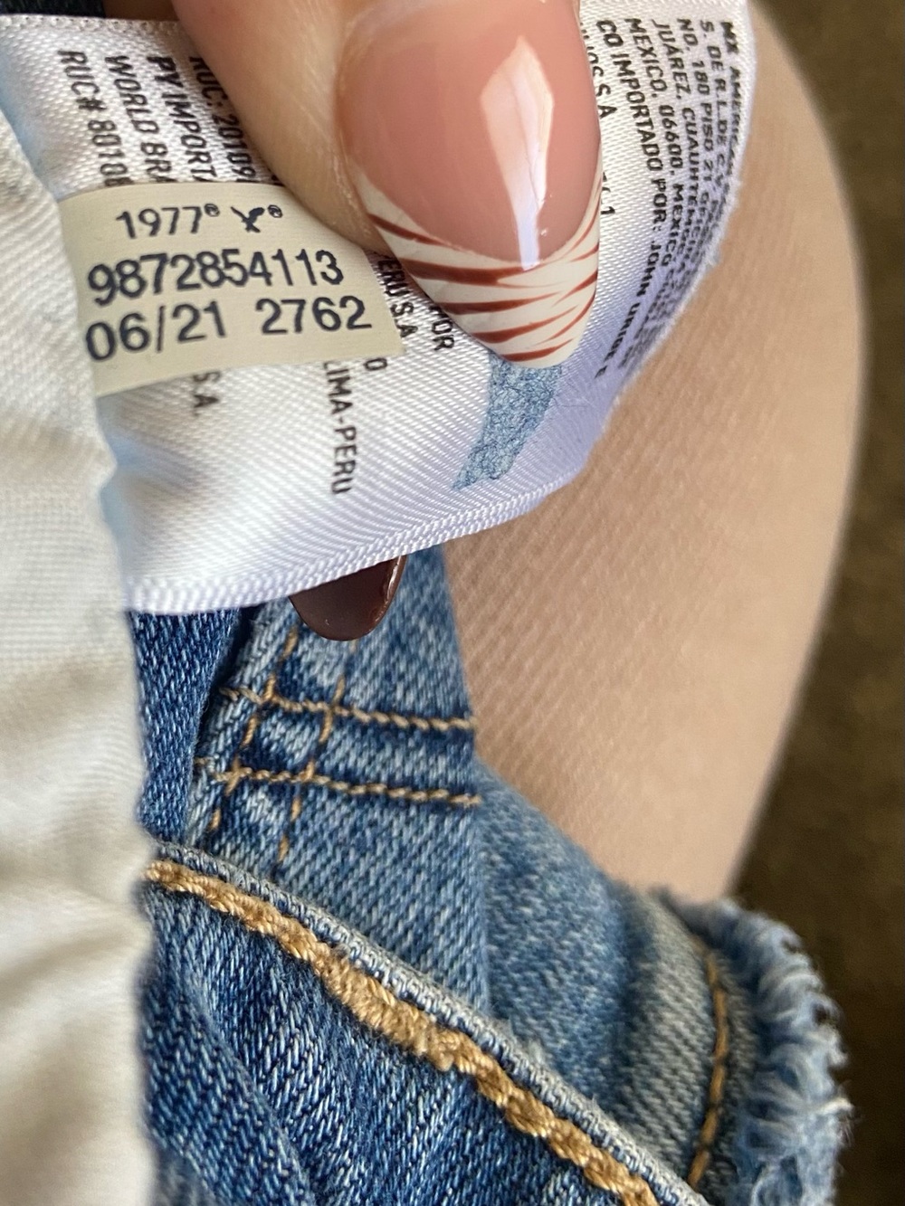 American Eagle Super Hi-Rise Flare Jeans Distressed Raw Hem Size 4 Short - Picture 16 of 16